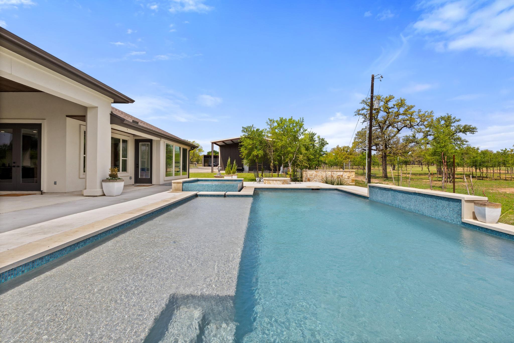 Image 30 of 40 For 10900 Ranch Road 1323