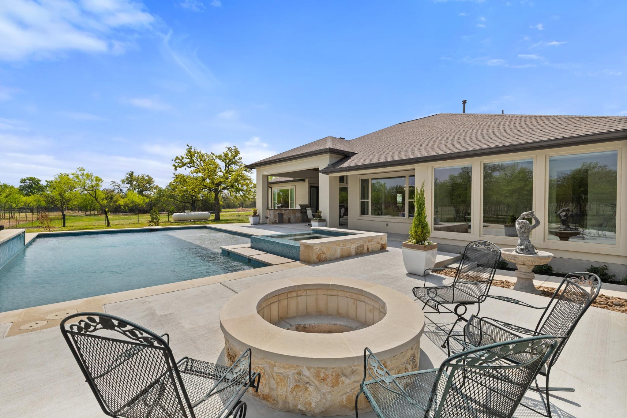Image 31 of 40 For 10900 Ranch Road 1323