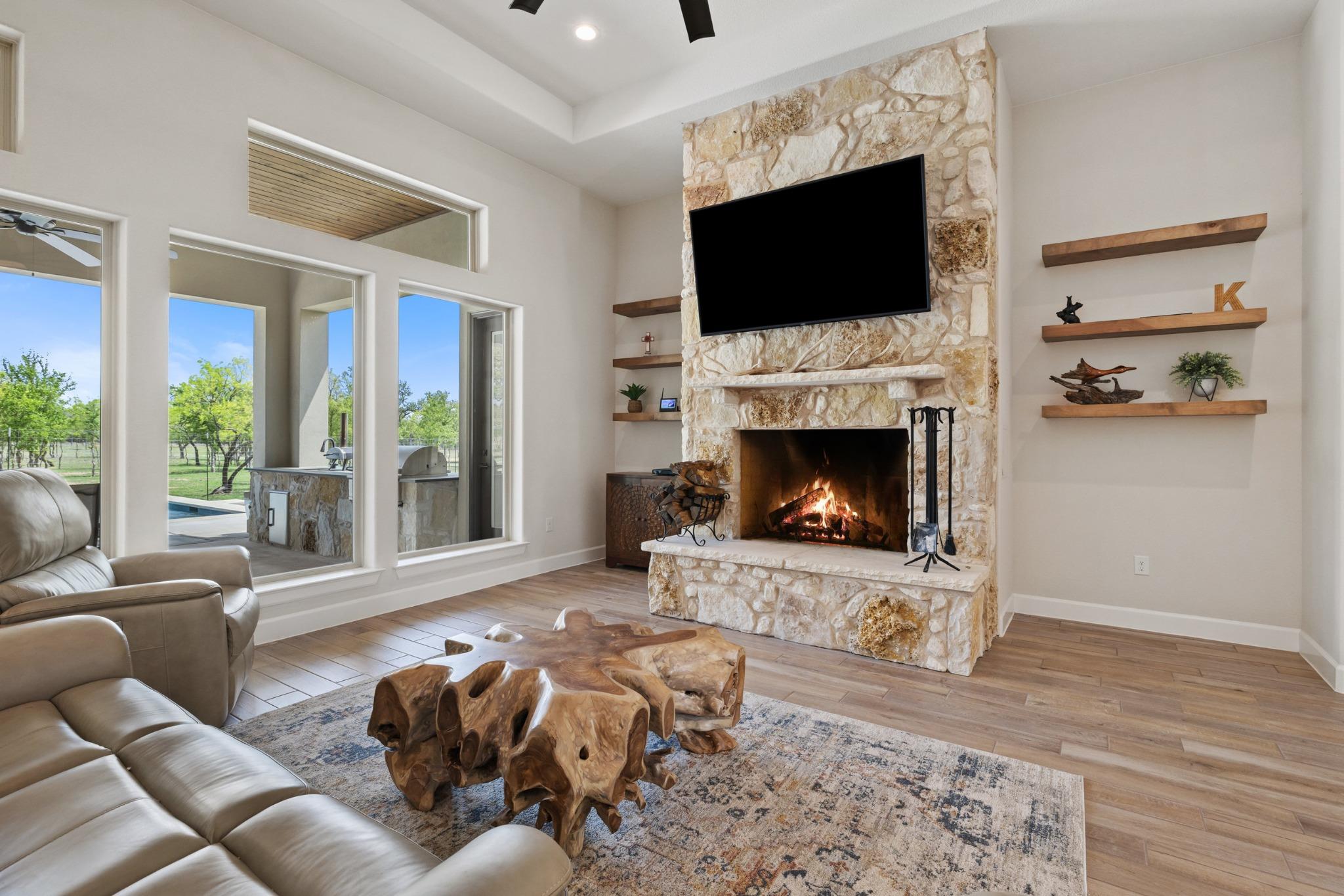 Image 9 of 40 For 10900 Ranch Road 1323