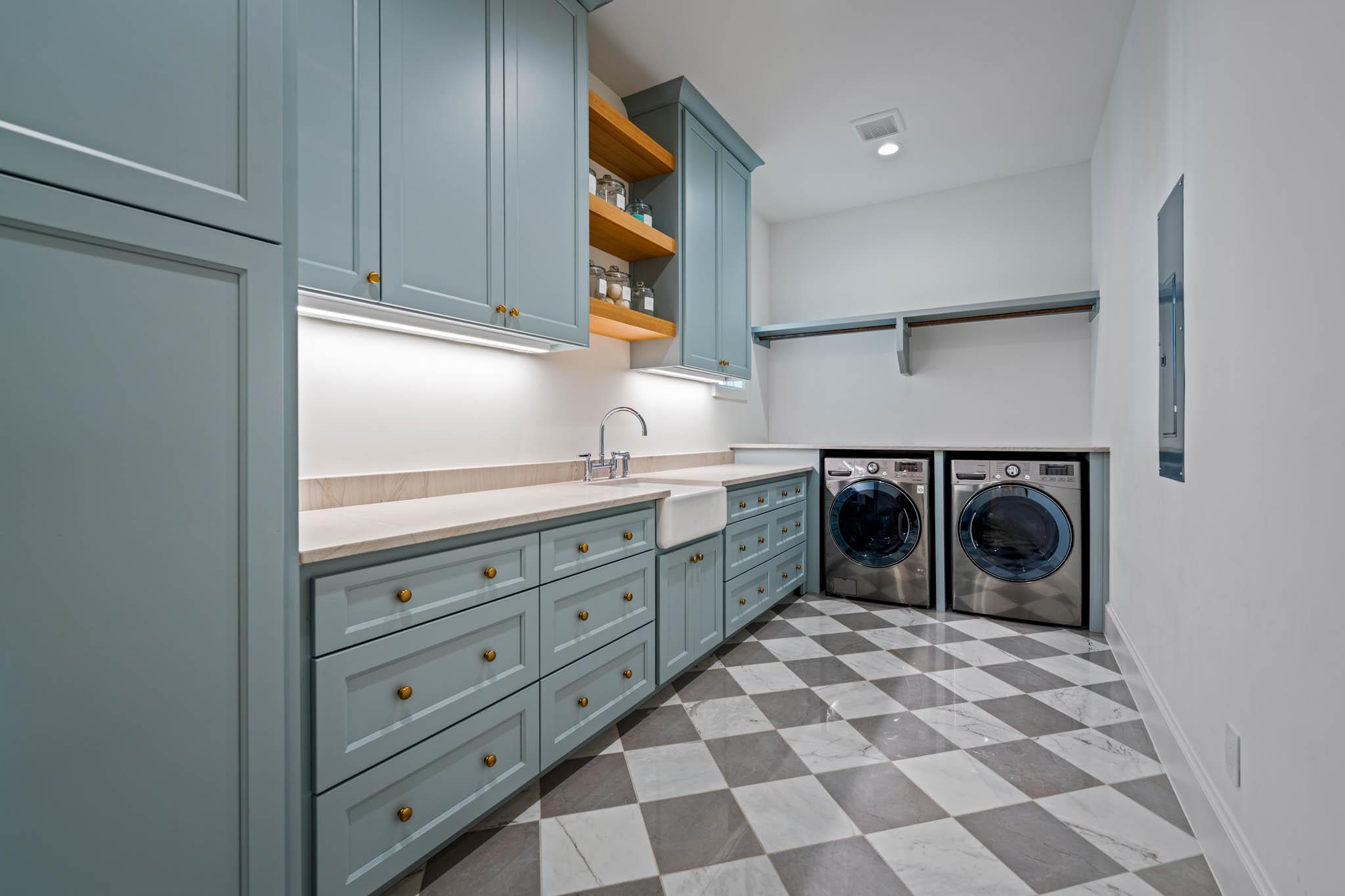 Image 17 of 40 For 1755 Riada Dr