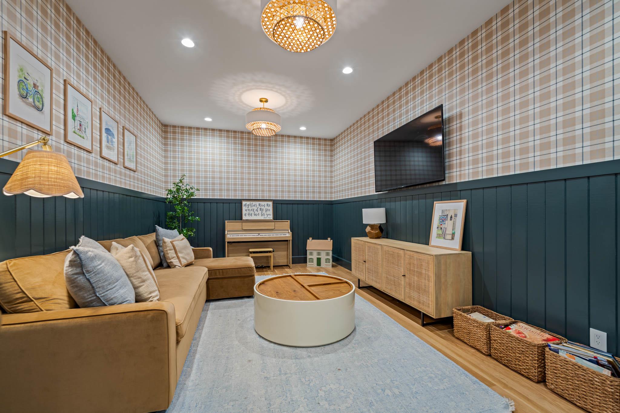 Image 18 of 40 For 1755 Riada Dr