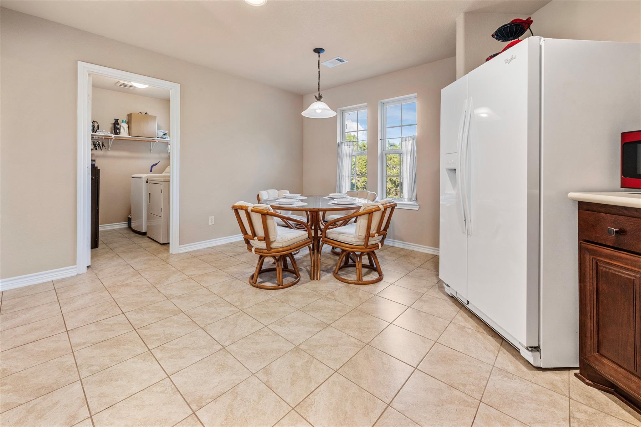Image 15 of 37 For 1135 Twisted Oak Ct