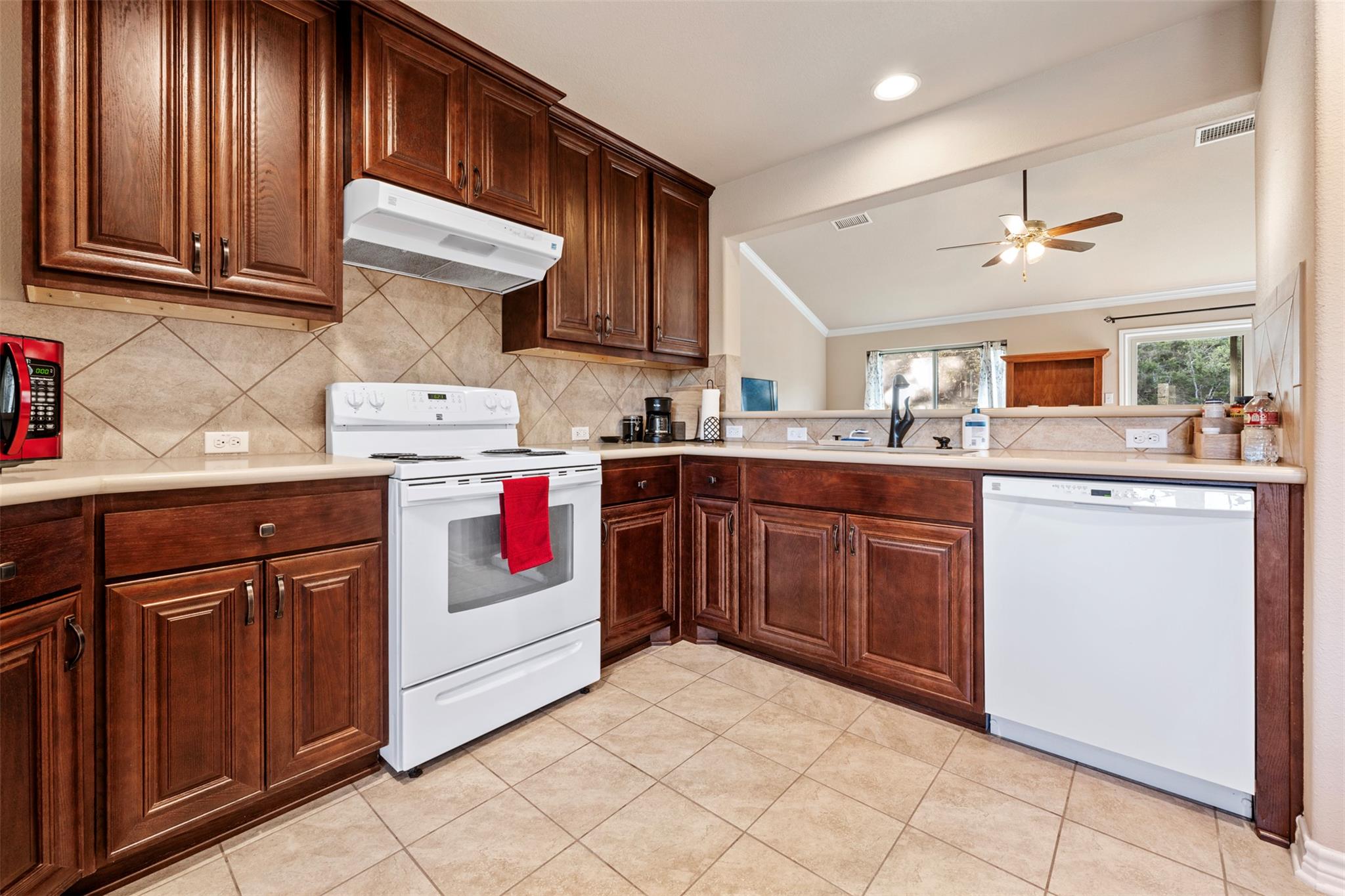 Image 17 of 37 For 1135 Twisted Oak Ct