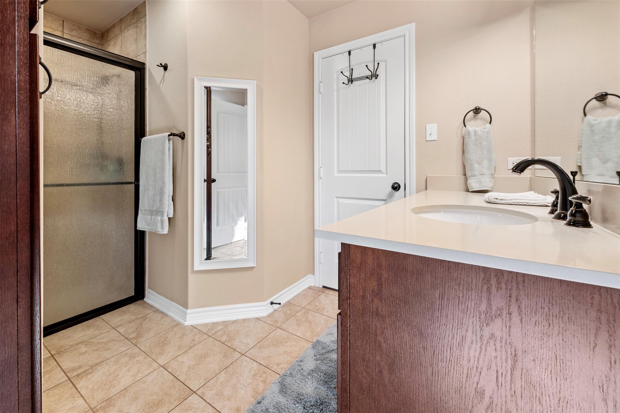 Image 33 of 37 For 1135 Twisted Oak Ct