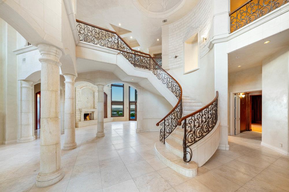 Image 5 of 36 For 217 Bella Riva Dr