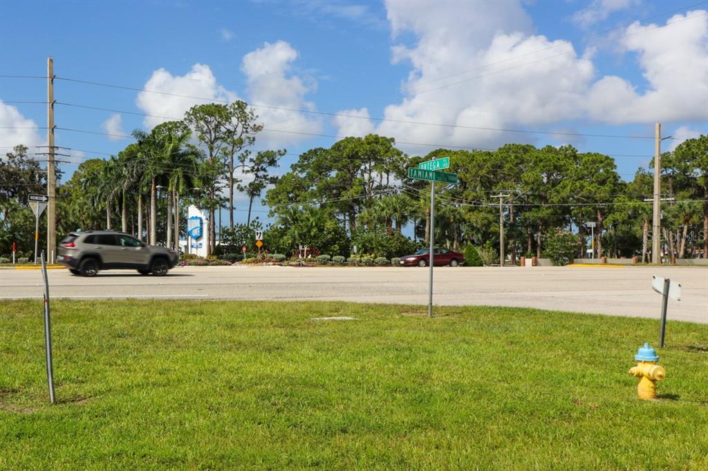 Image 4 of 8 For 12000 Tamiami Lot 17 &18 Trail Front