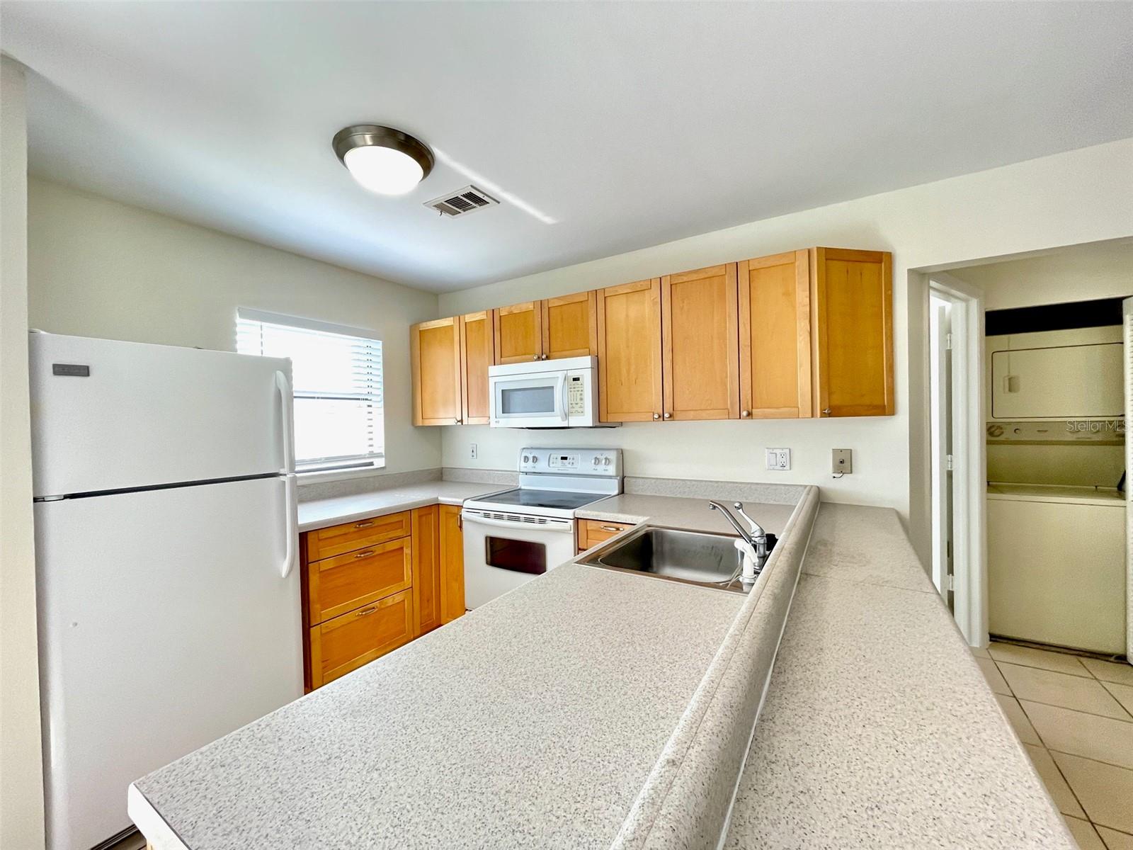 Image 4 of 32 For 26485 Rampart Boulevard E23