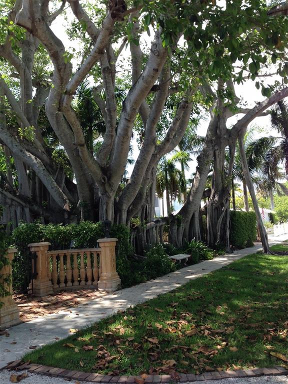Image 5 of 10 For 4075 Gillot Boulevard