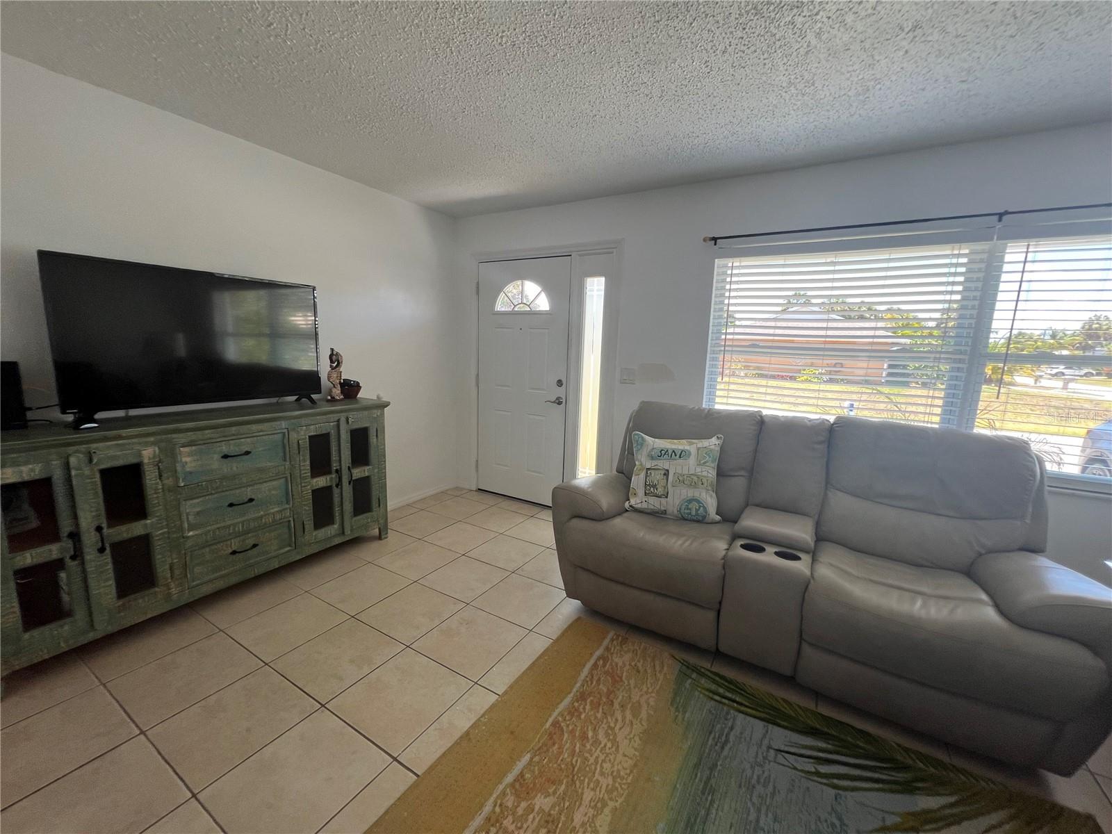 Image 3 of 25 For 18140 Wolbrette Circle