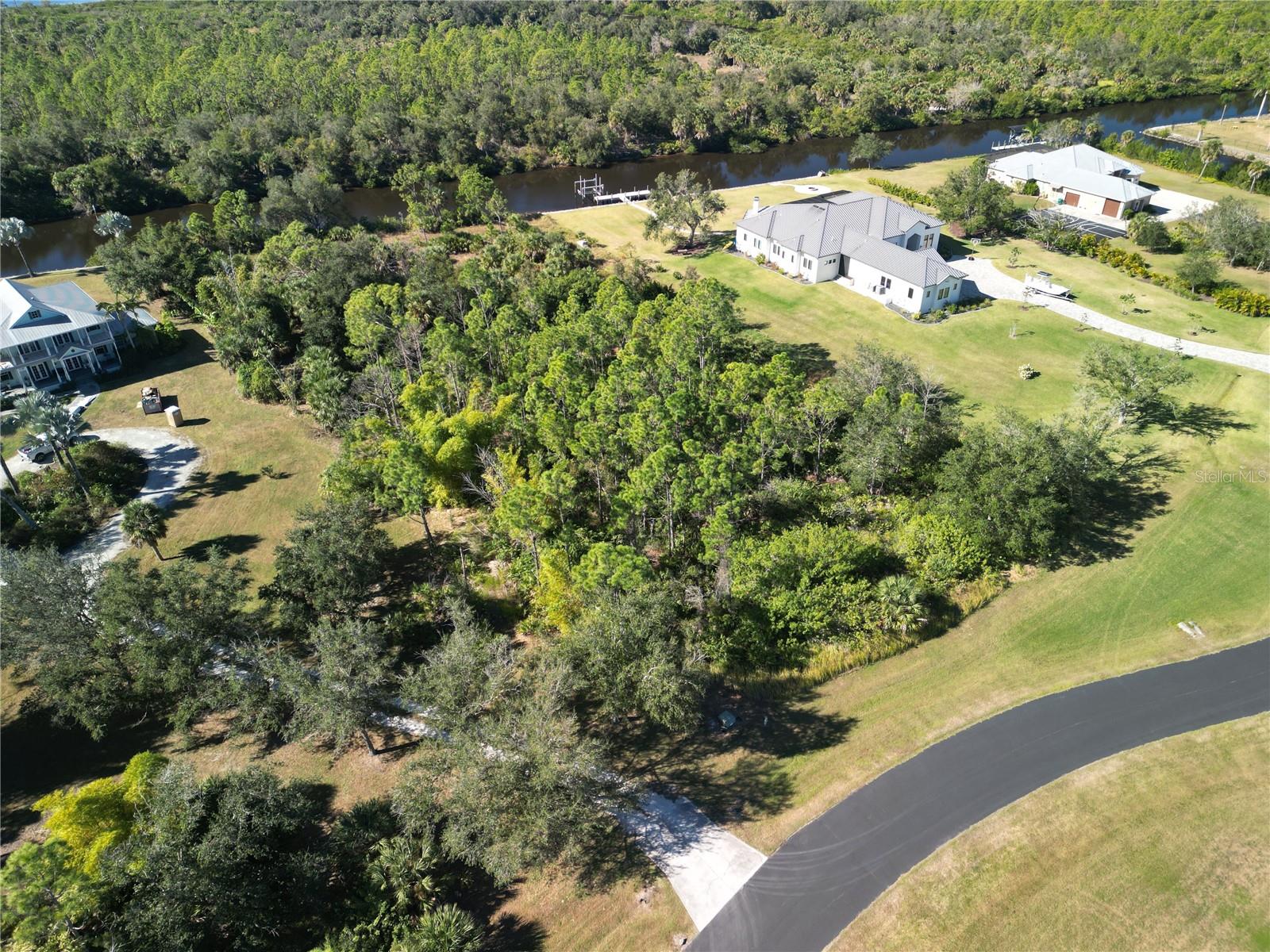 Image 2 of 9 For 3670 Como Street