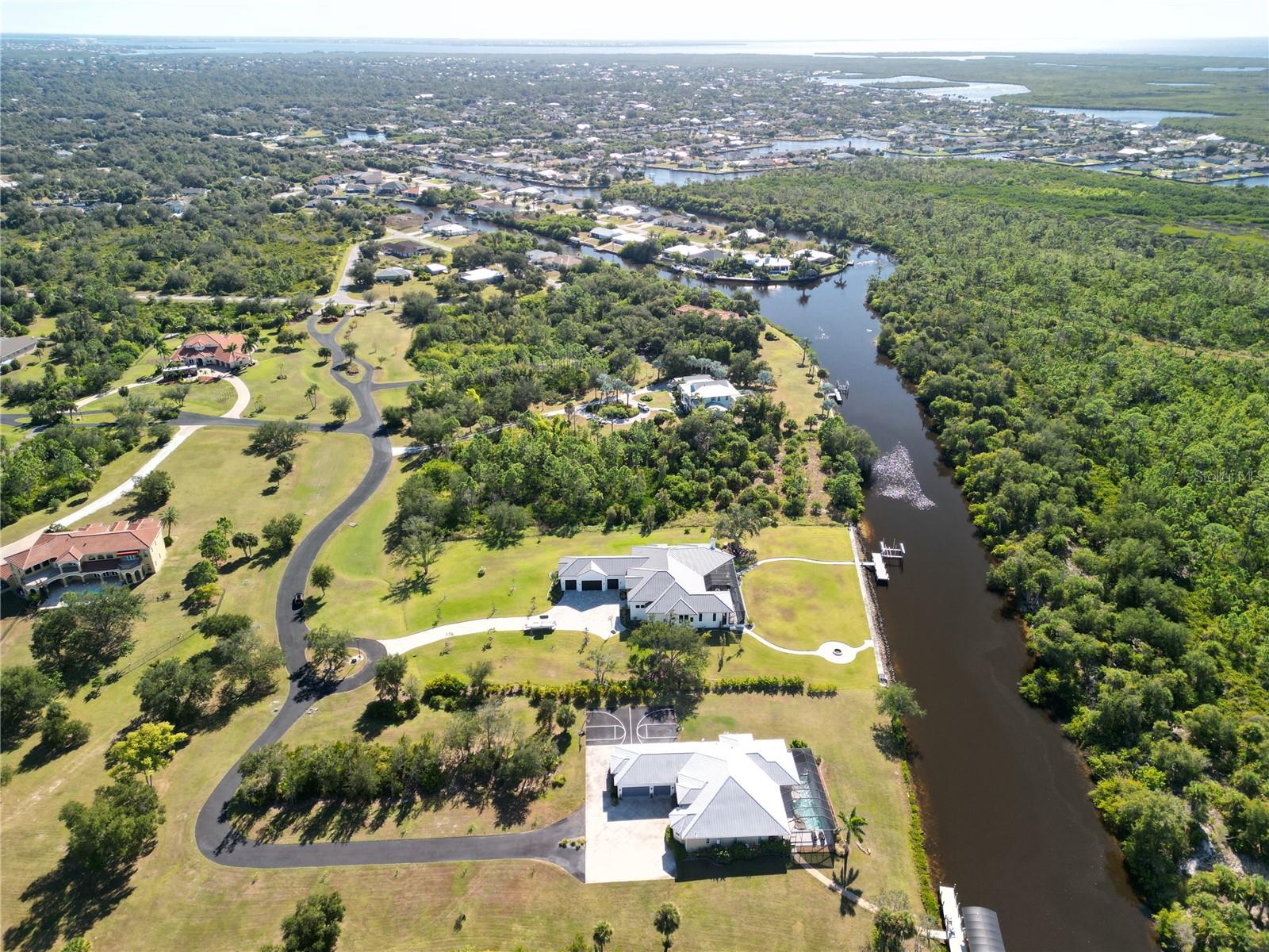 Image 6 of 9 For 3670 Como Street