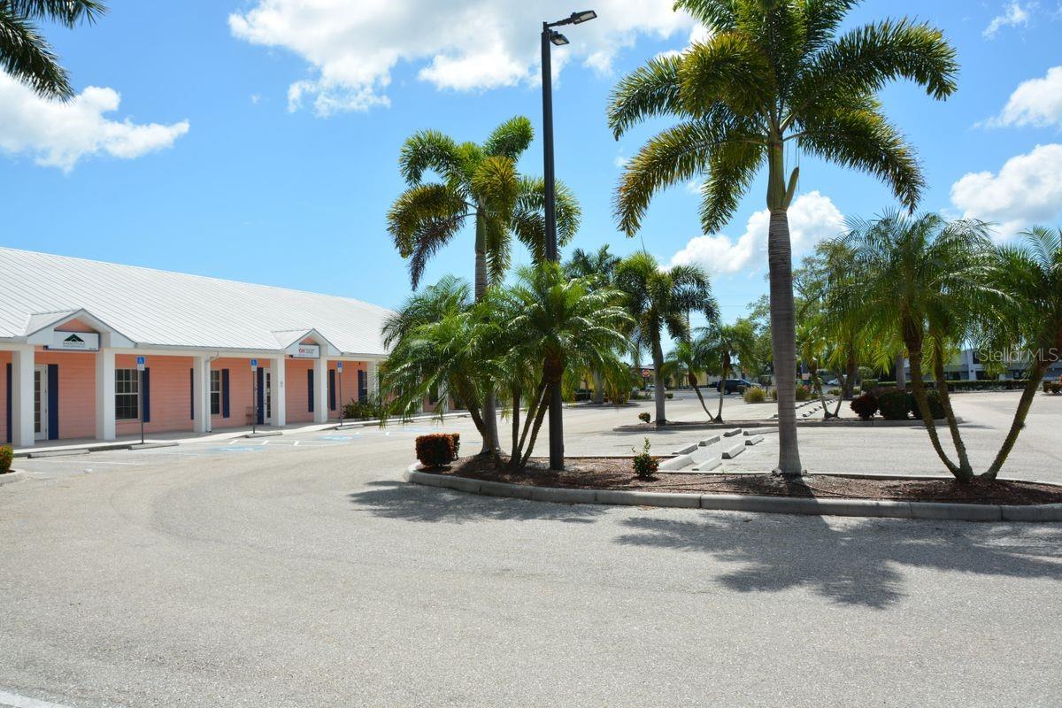 Image 3 of 33 For 1032 Tamiami Trail 1