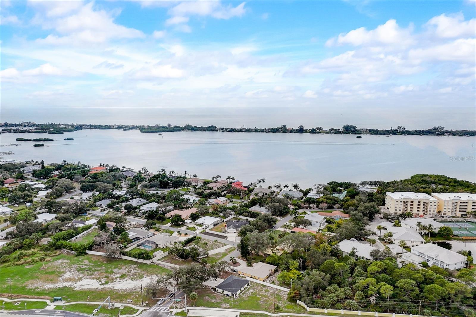 Listing photo id 73 for 6&8 Bay Acres Avenue