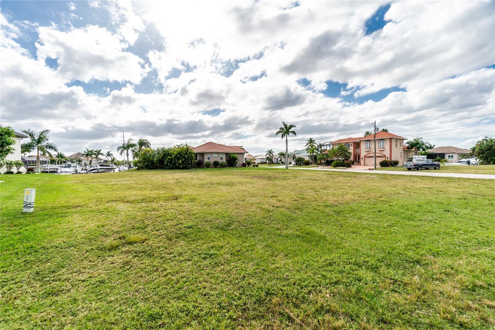 Image 13 of 27 For 3800 Saba Court
