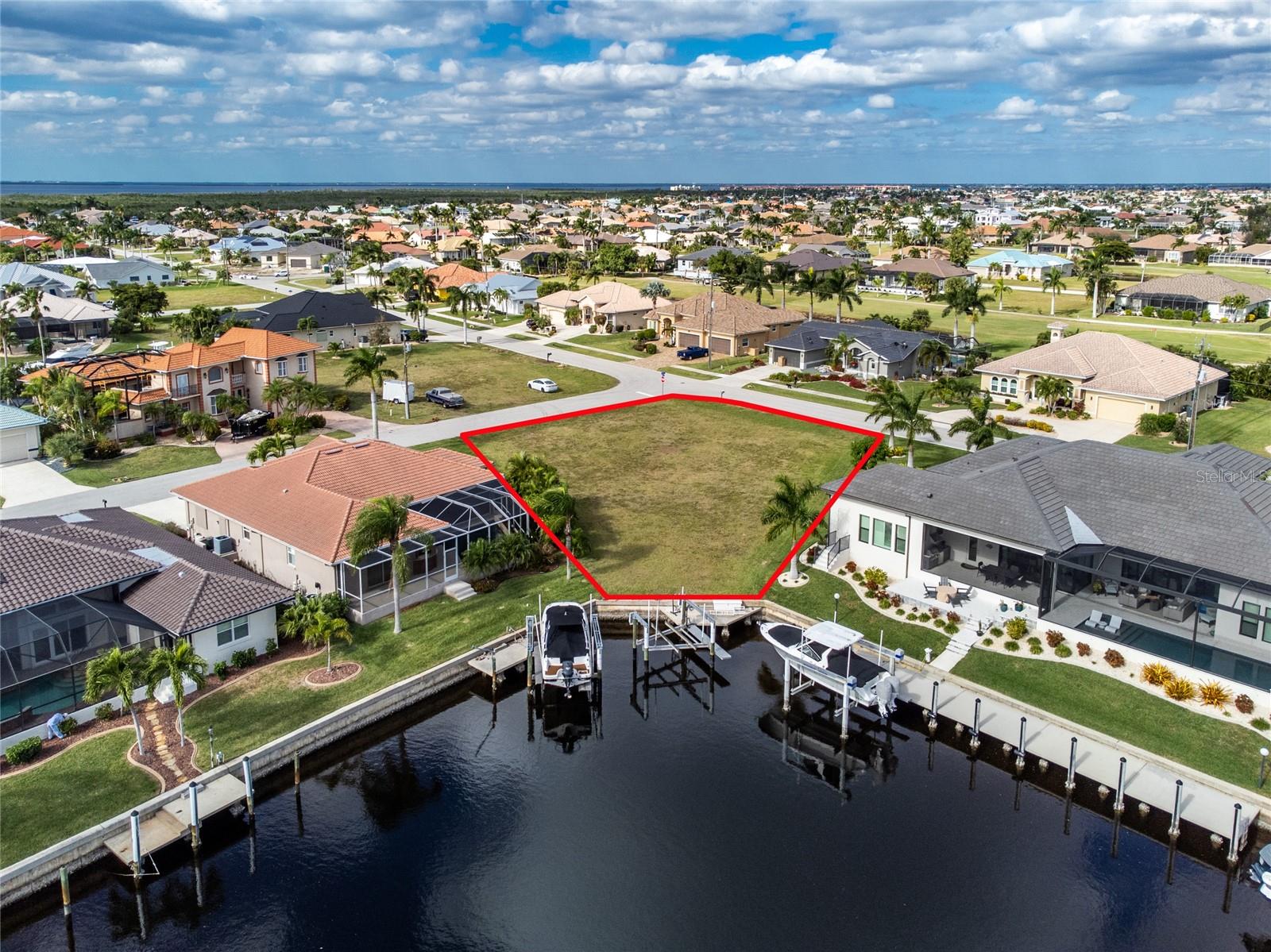 Image 21 of 27 For 3800 Saba Court