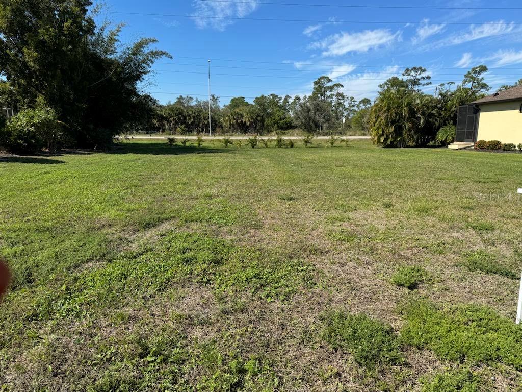 Image 4 of 8 For 7353 Seagrape Road