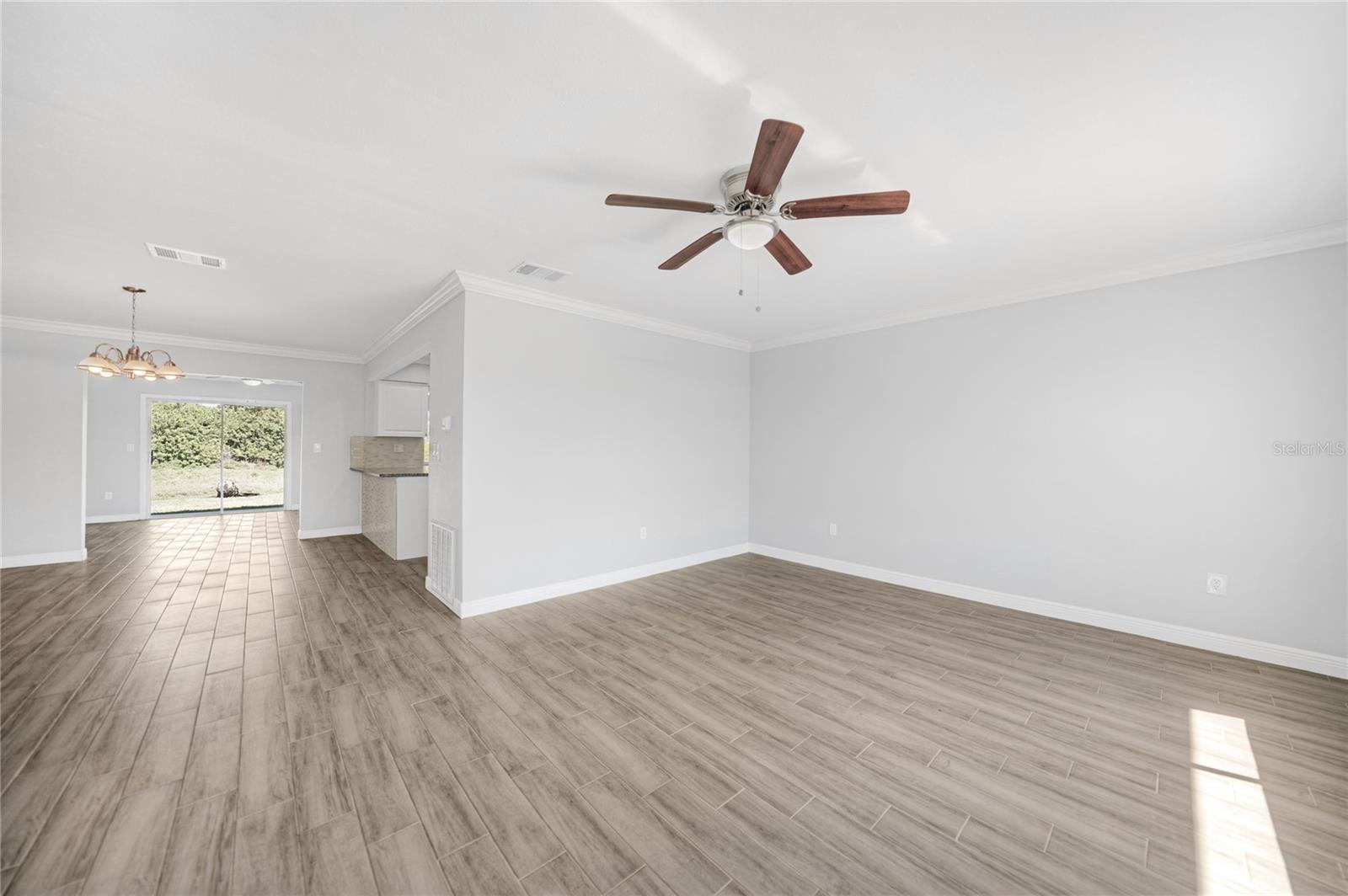 Image 8 of 57 For 3365 Avanti Circle