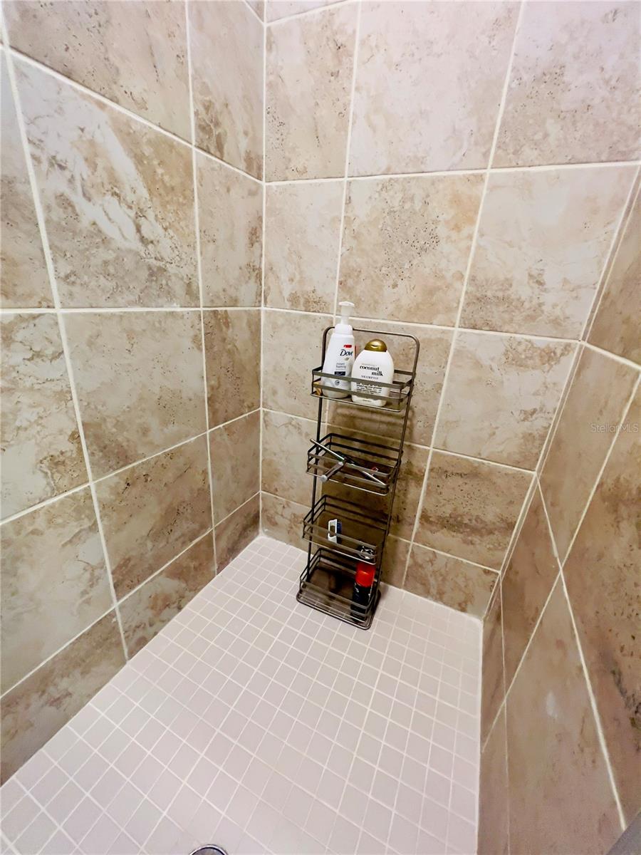 Image 13 of 53 For 14071 Heritage Landing Boulevard 331