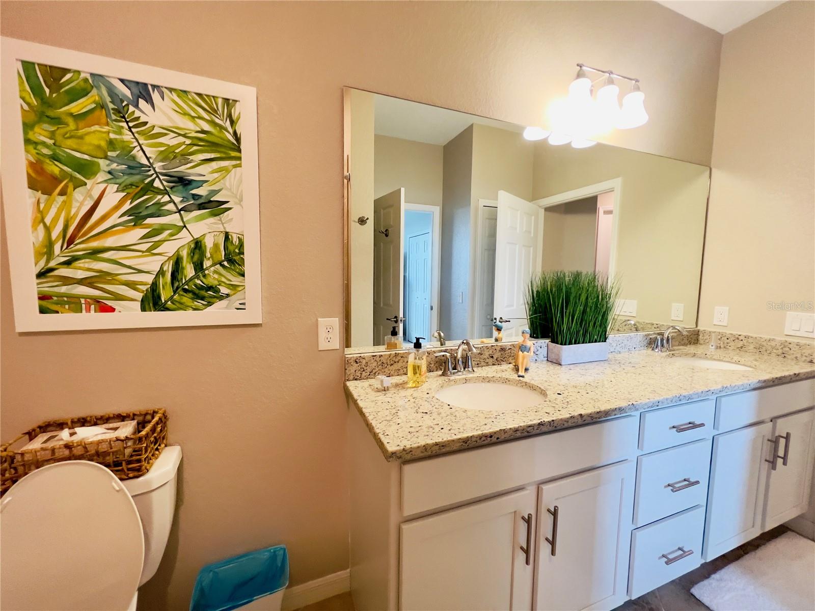 Image 18 of 53 For 14071 Heritage Landing Boulevard 331