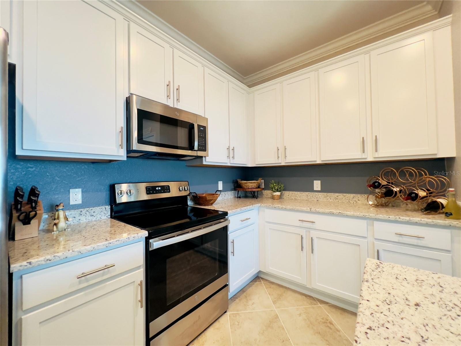 Image 5 of 53 For 14071 Heritage Landing Boulevard 331