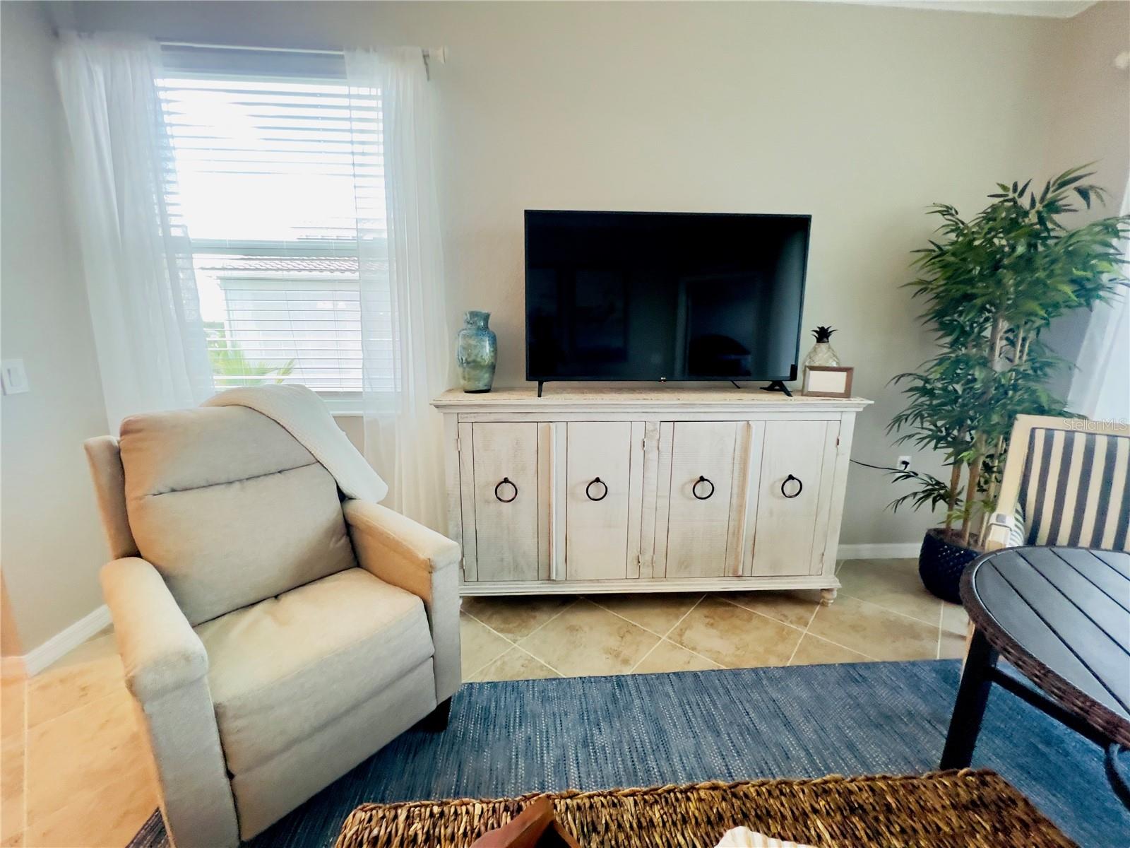 Image 9 of 53 For 14071 Heritage Landing Boulevard 331