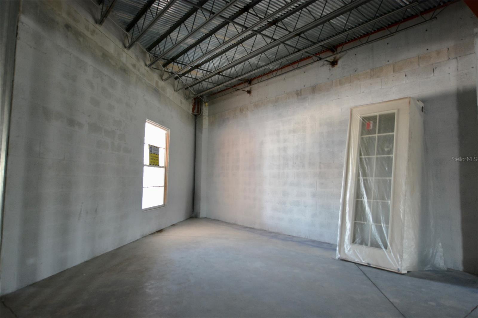Image 4 of 11 For 1032 Tamiami Trail 6