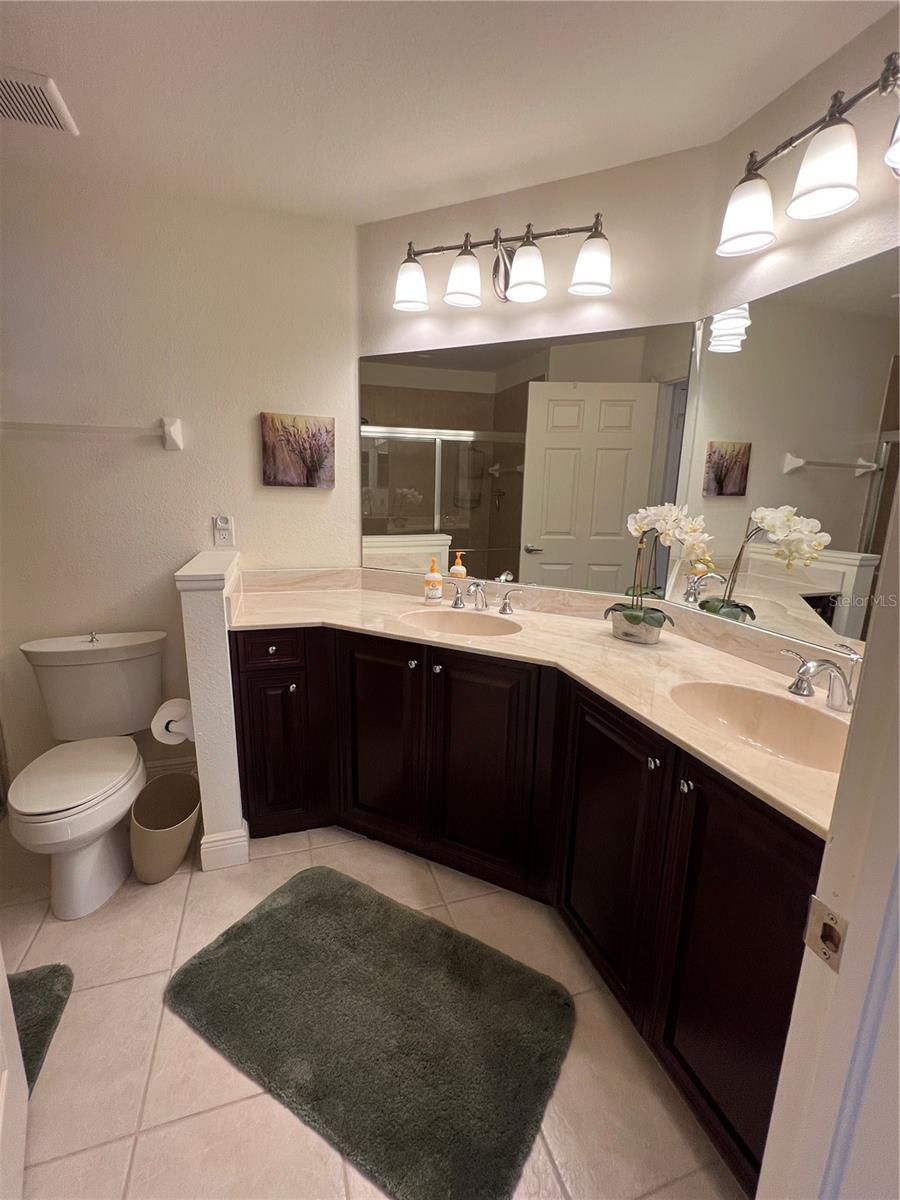 Image 15 of 19 For 240 West End Drive 611