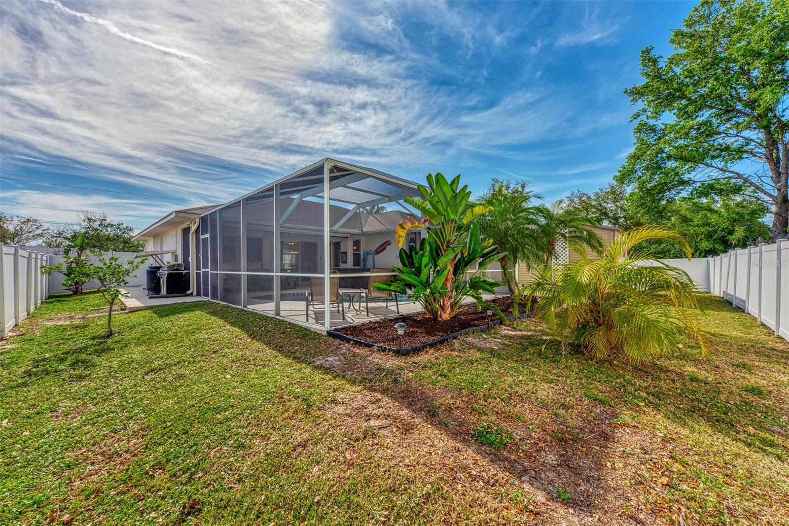 Listing photo id 48 for 7626 Blutter Road