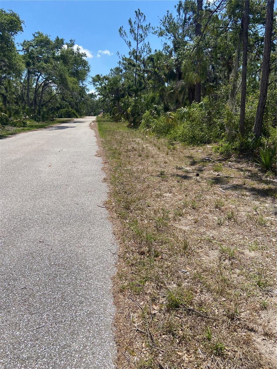 Image 4 of 9 For 17123 Hemlock Ave