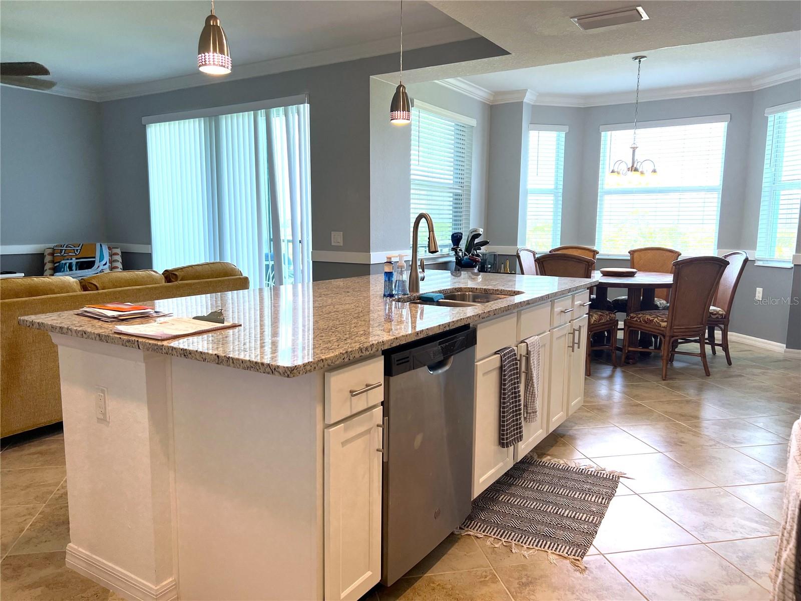 Image 5 of 19 For 14091 Heritage Landing Boulevard 133