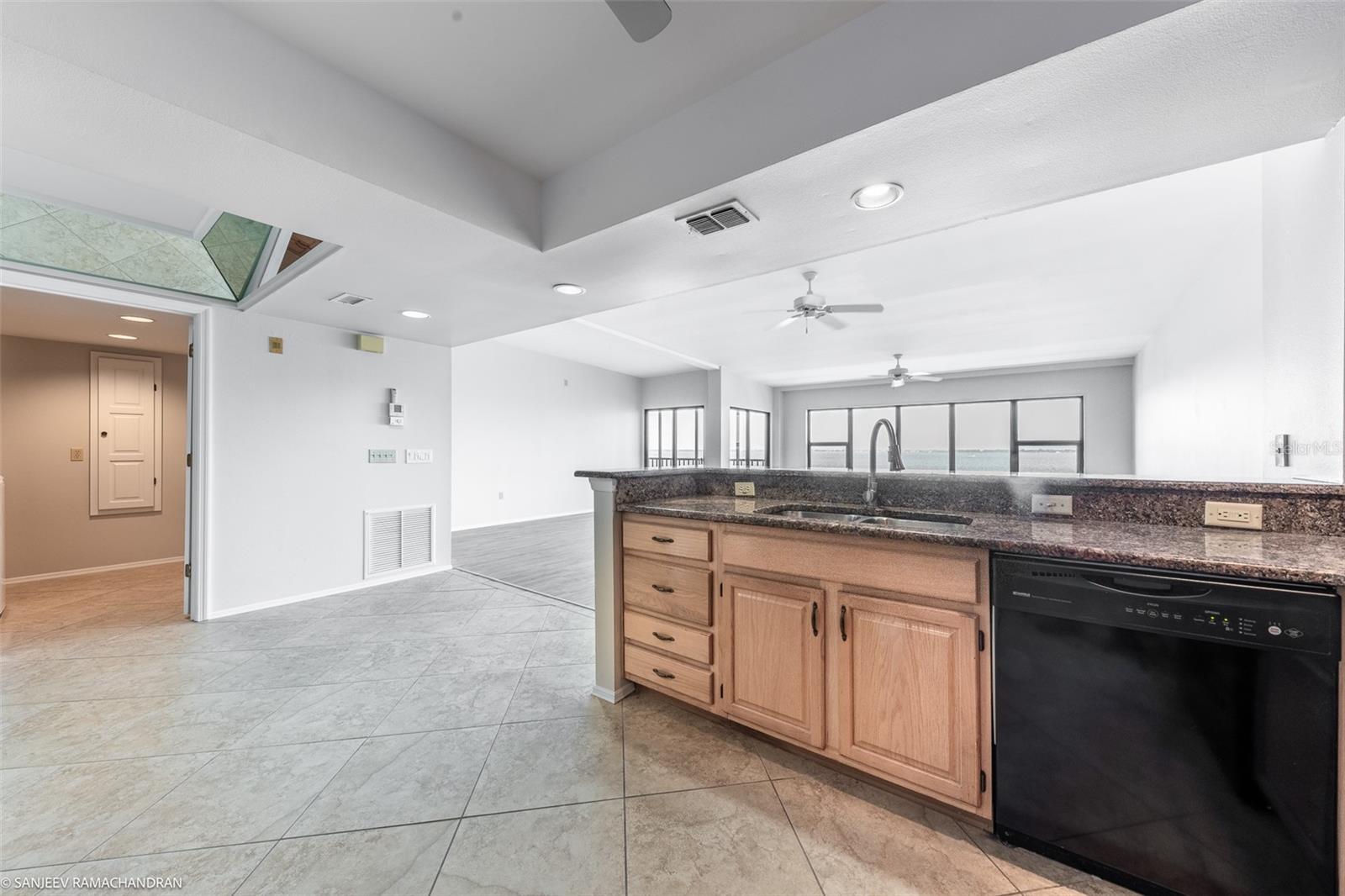 Image 19 of 53 For 1750 Jamaica Way 333