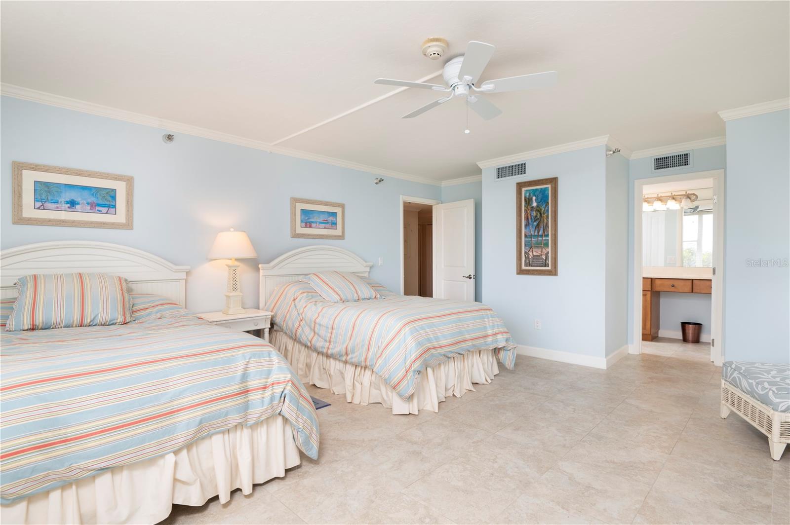 Listing photo id 29 for 2675 Gulf Of Mexico Drive 204