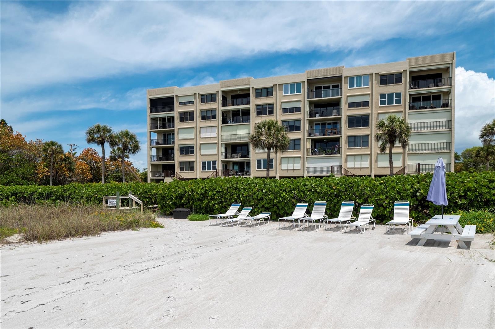 Listing photo id 44 for 2675 Gulf Of Mexico Drive 204