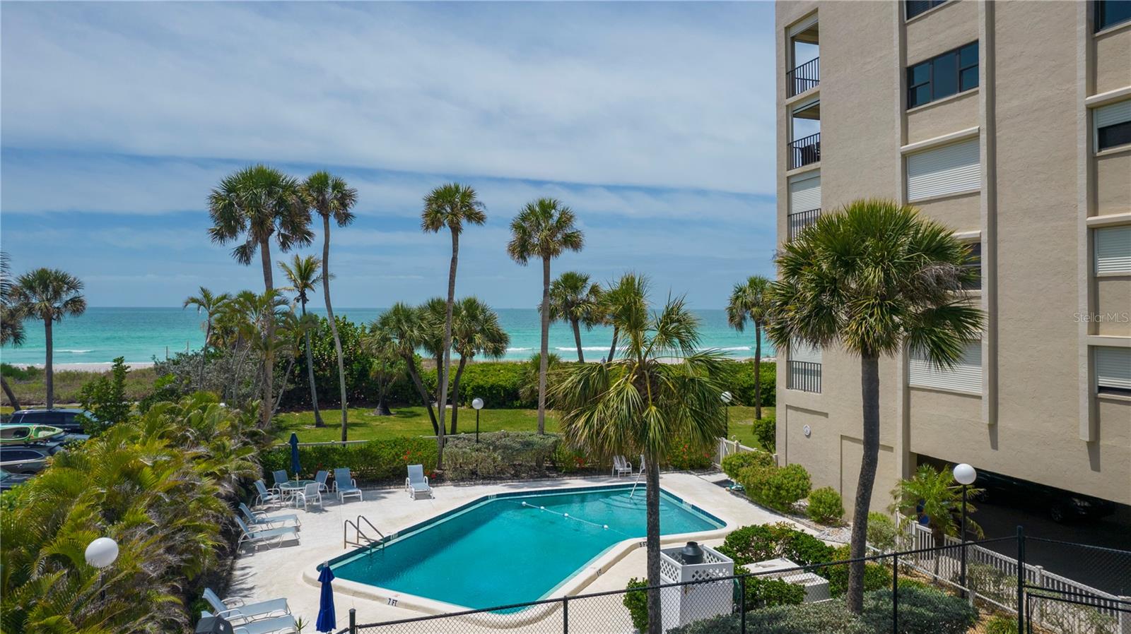 Listing photo id 46 for 2675 Gulf Of Mexico Drive 204