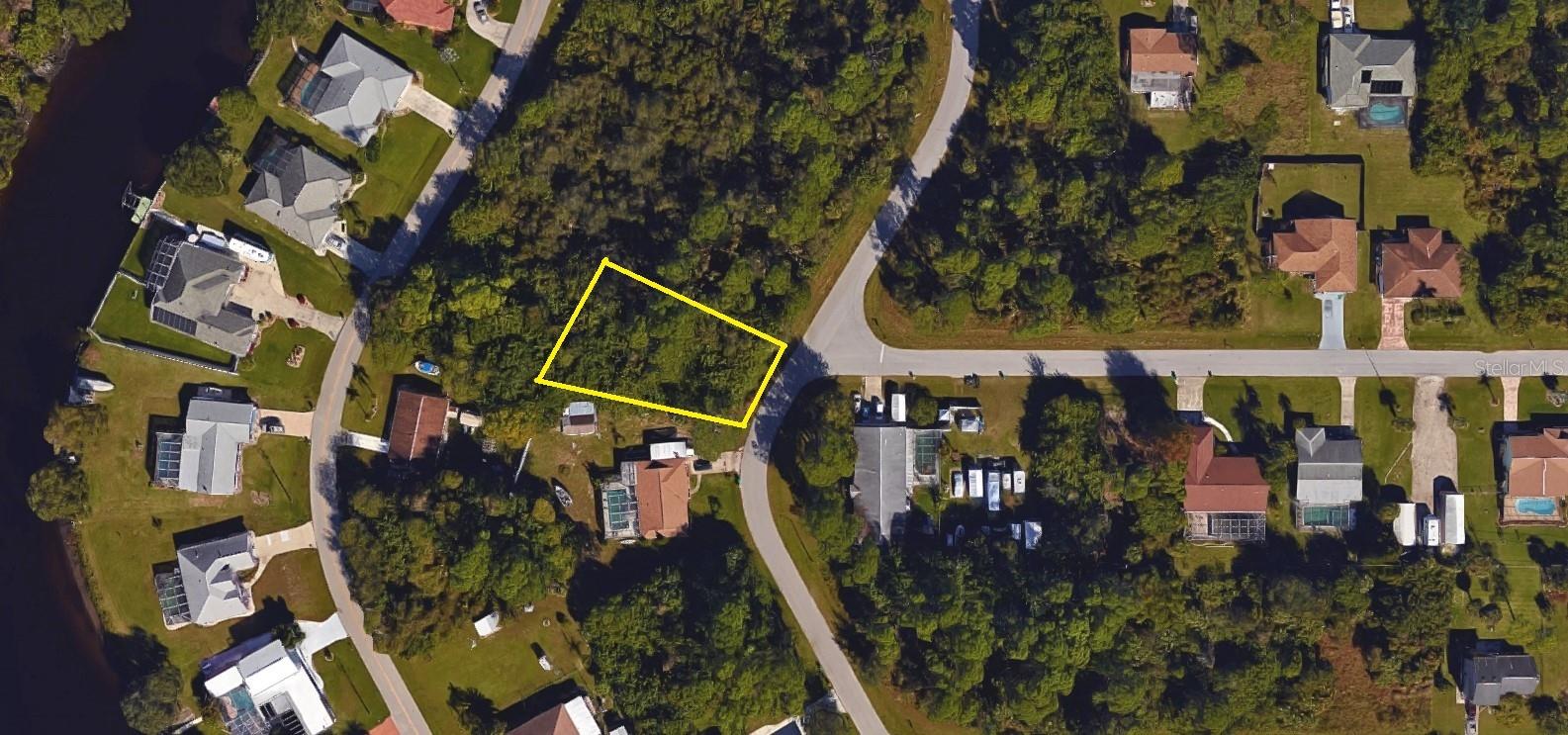 Image 3 of 16 For 468 Kellstadt Street Nw