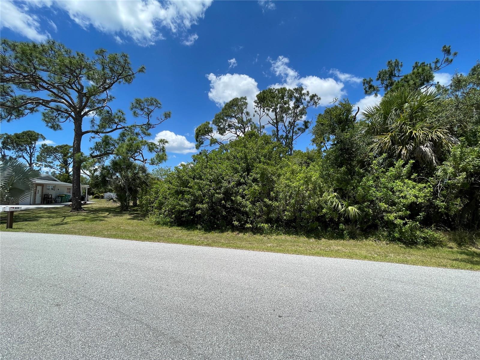 Image 5 of 16 For 468 Kellstadt Street Nw