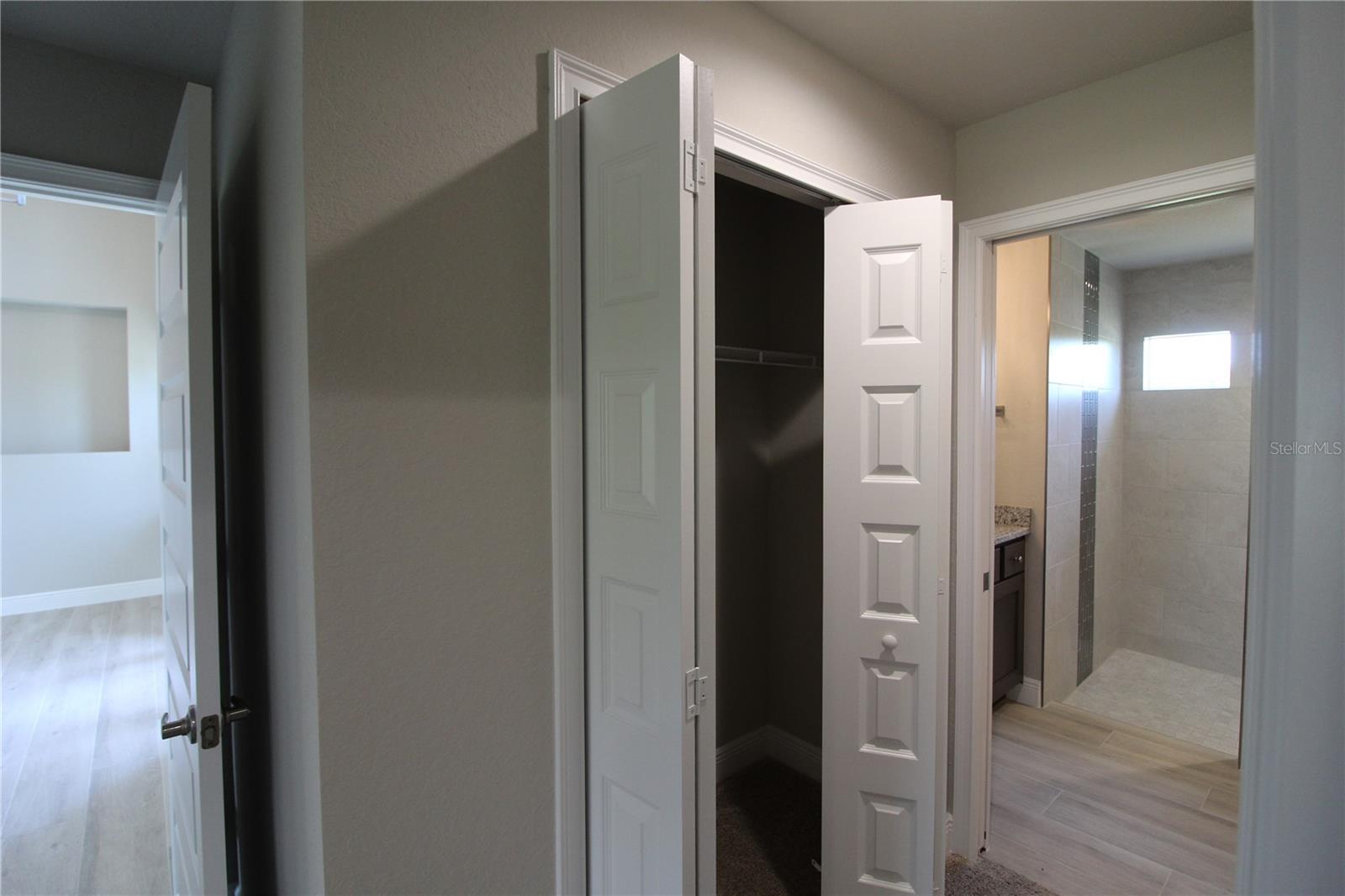 Listing photo id 2 for 8124 Welsford Road