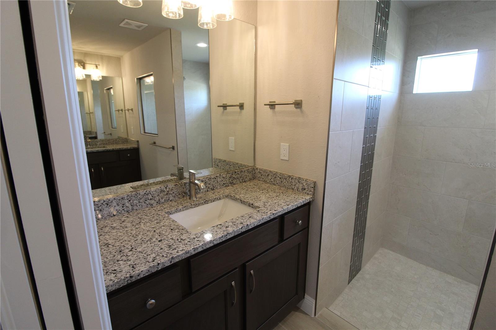 Listing photo id 3 for 8124 Welsford Road