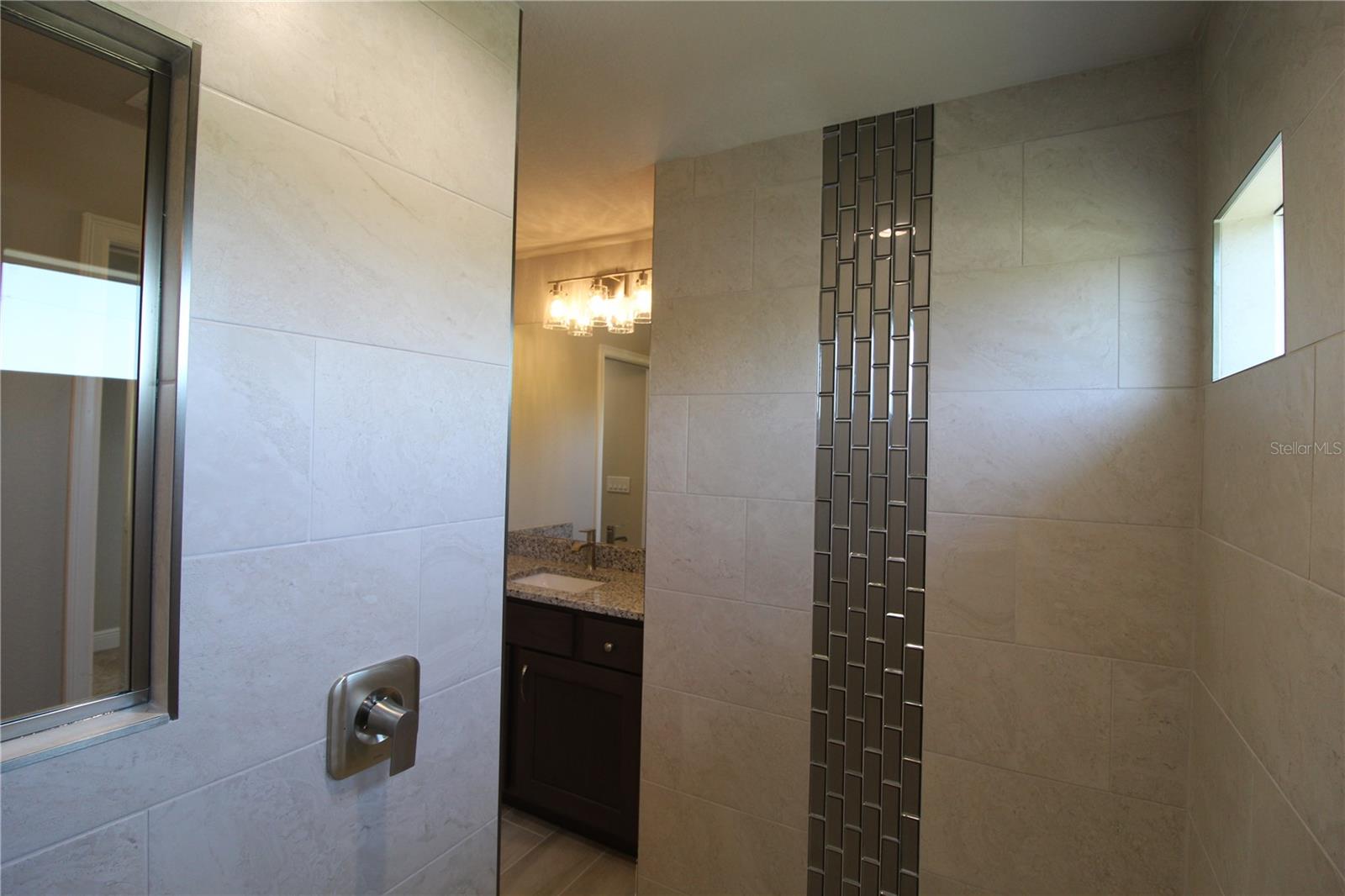 Listing photo id 5 for 8124 Welsford Road