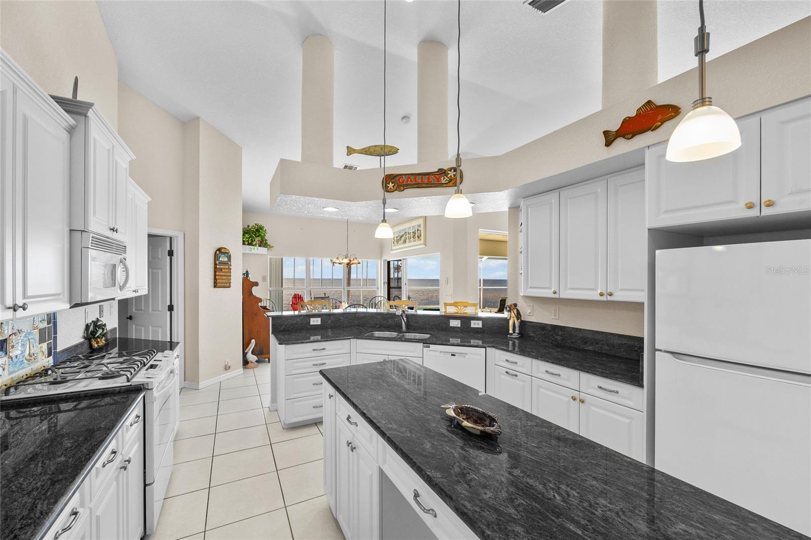 Image 14 of 52 For 4468 Harbor Boulevard