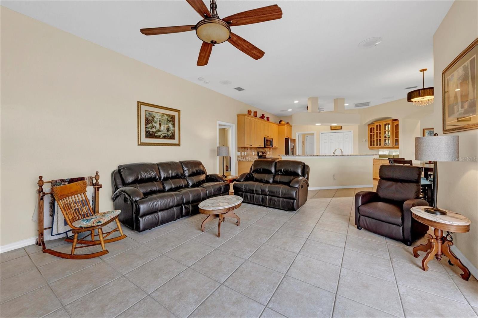 Image 11 of 65 For 25764 Aysen Drive