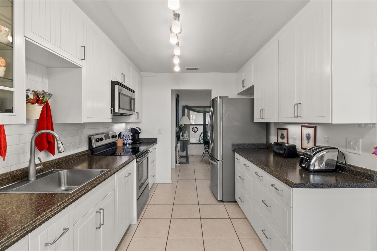 Image 10 of 41 For 235 Southampton Lane 276