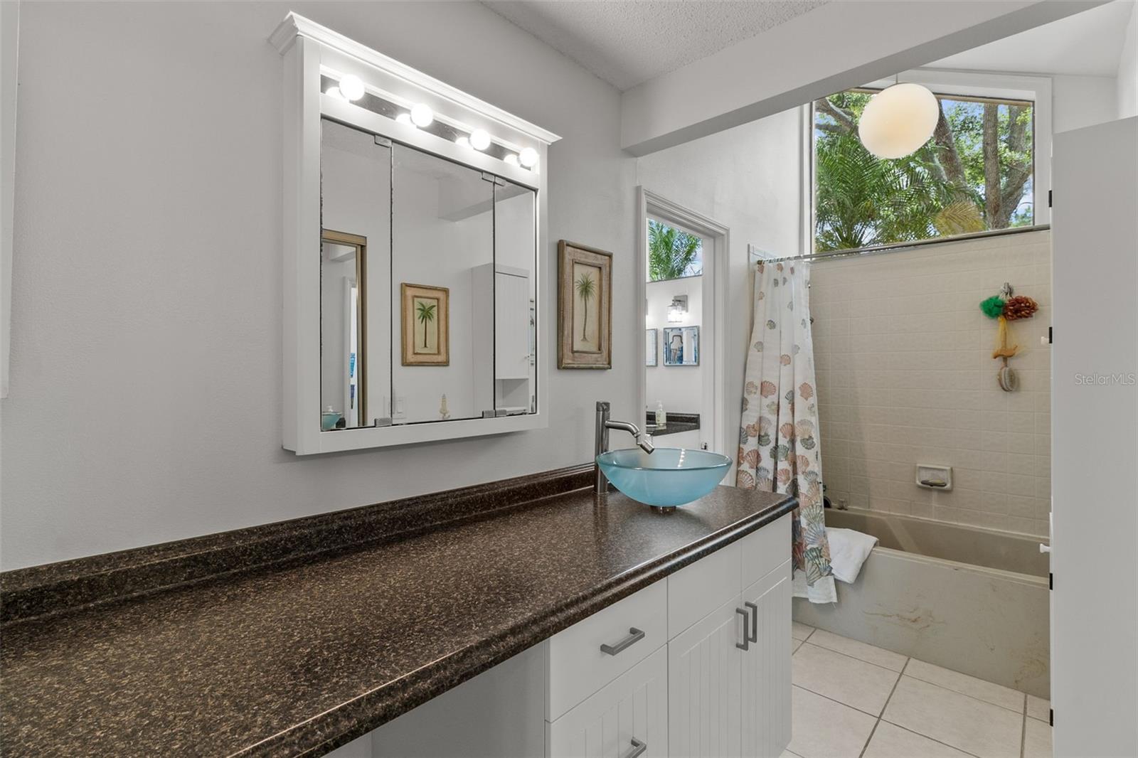 Image 23 of 41 For 235 Southampton Lane 276