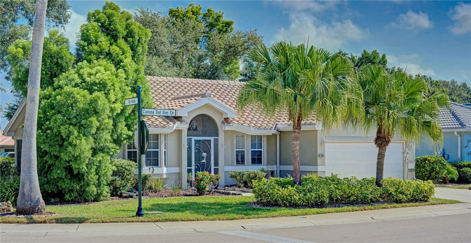 Details for 2001 Corona Del Sire Drive, NORTH FORT MYERS, FL 33917