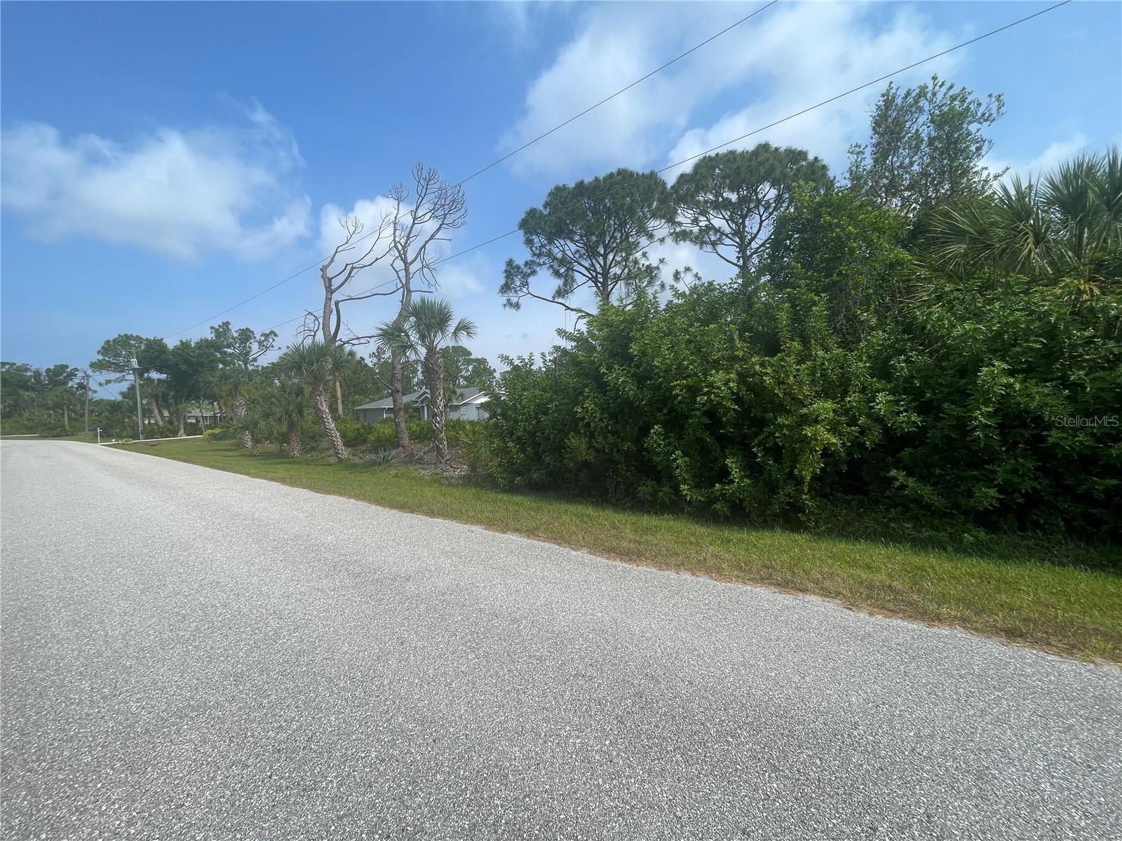 Image 10 of 10 For 9366 Loyola Avenue