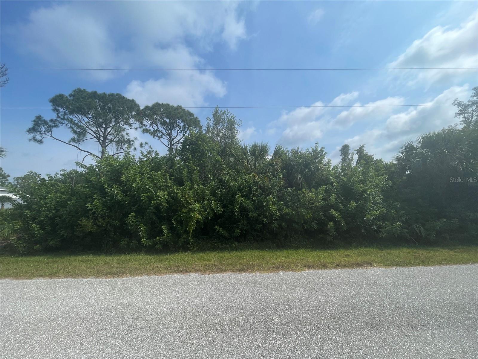 Image 2 of 10 For 9366 Loyola Avenue