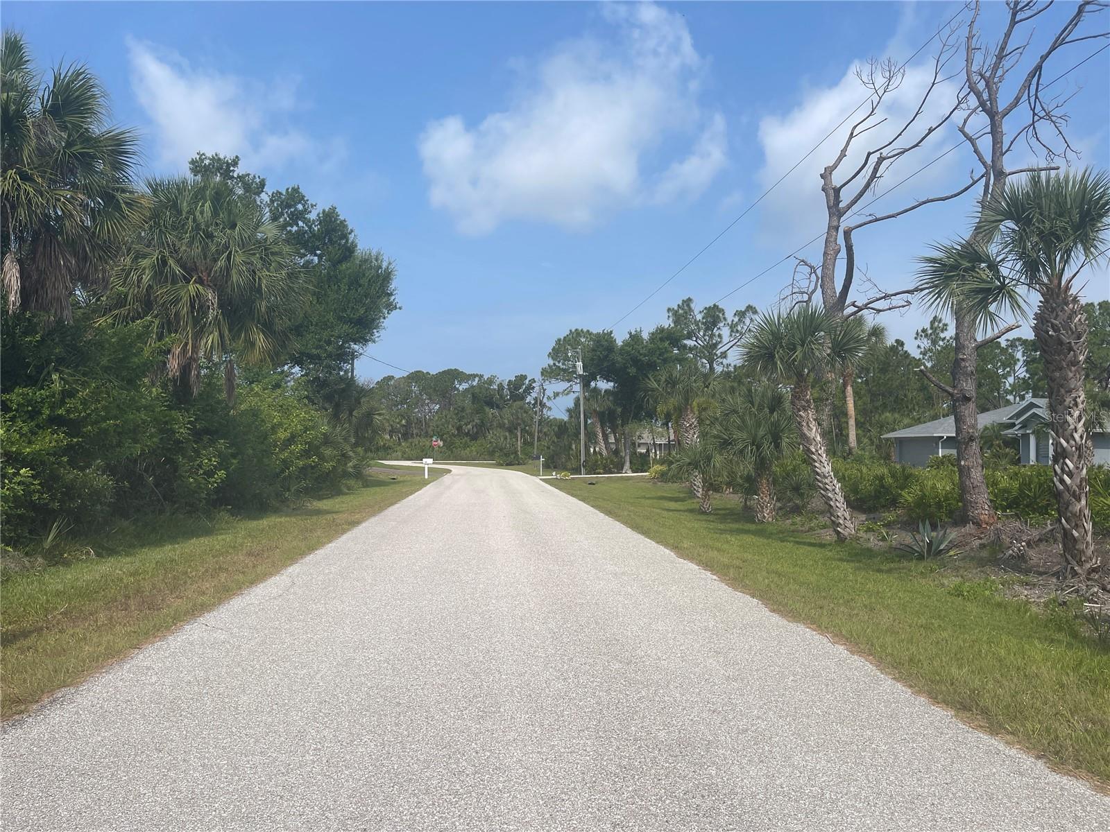 Image 8 of 10 For 9366 Loyola Avenue