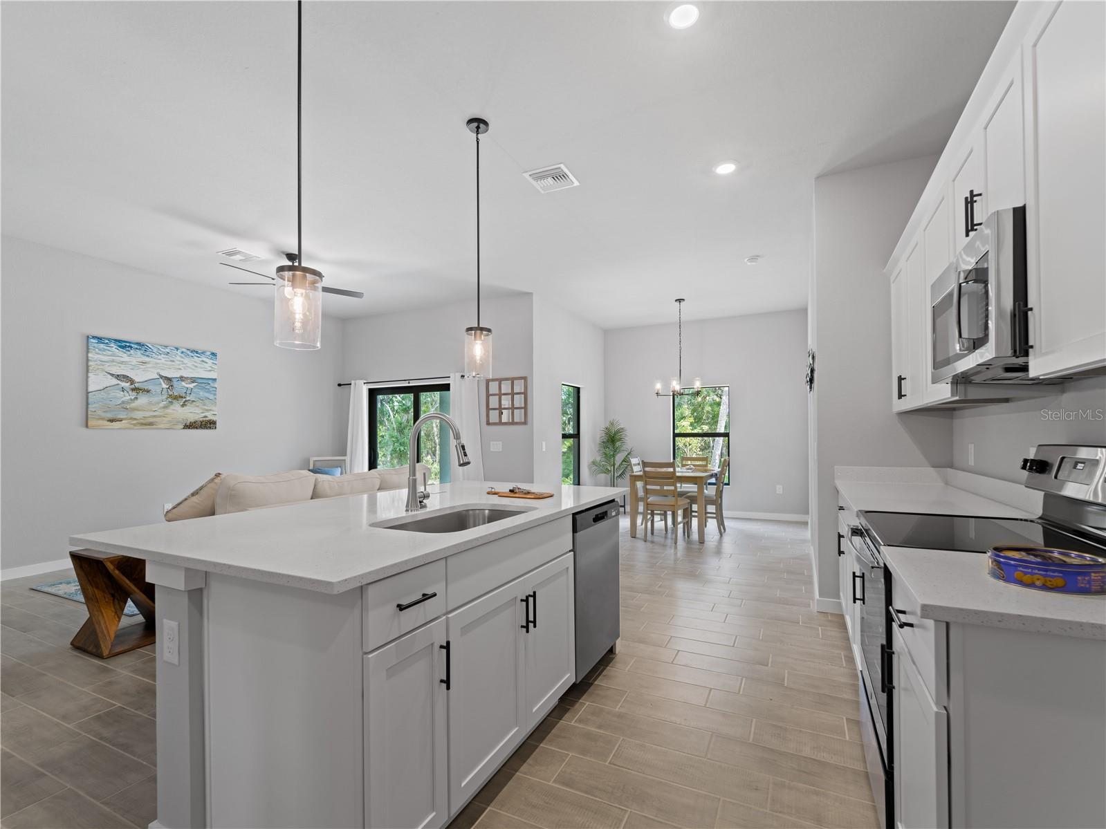 Image 4 of 48 For 2049 Delta Street