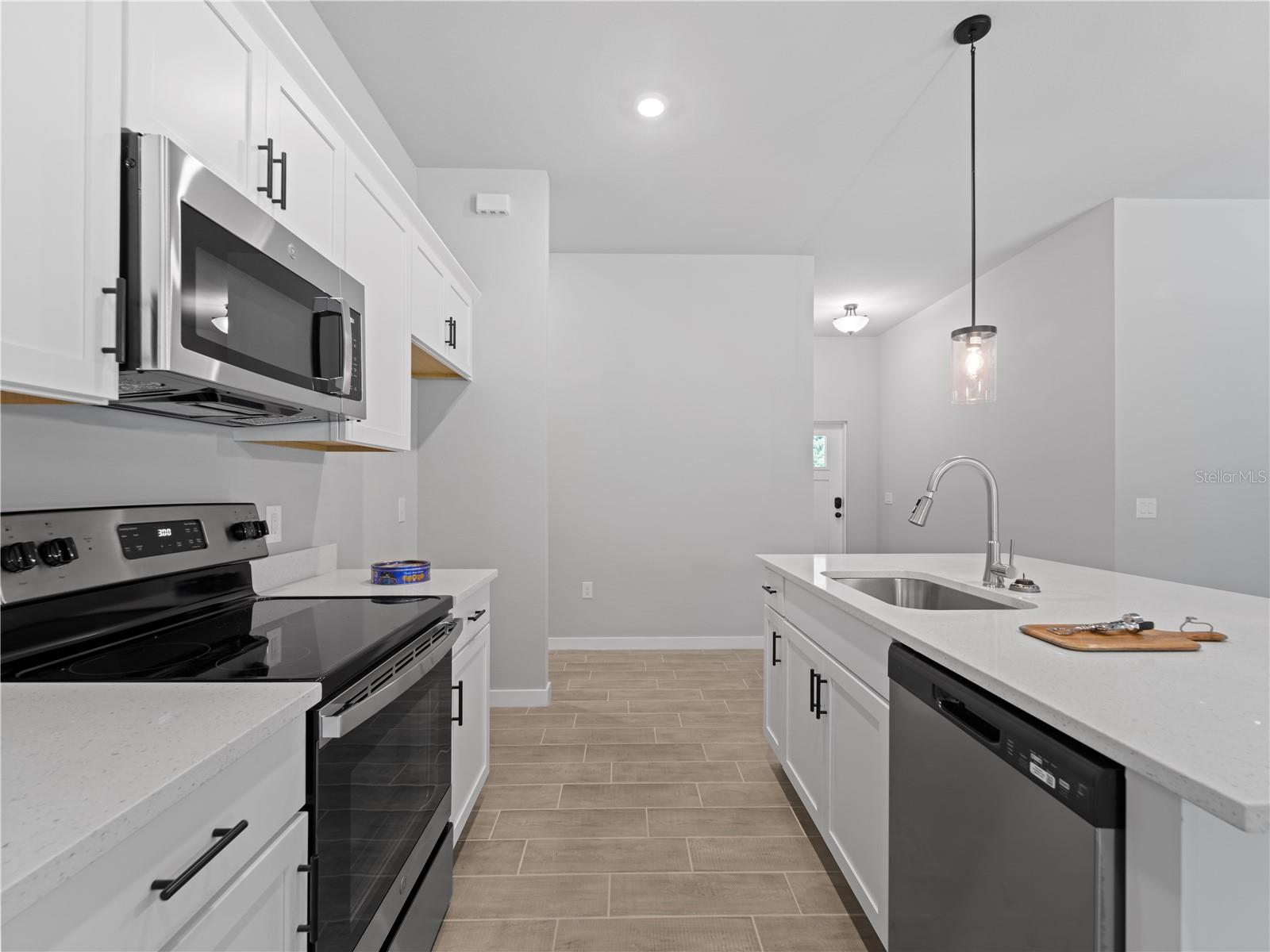Image 6 of 48 For 2049 Delta Street