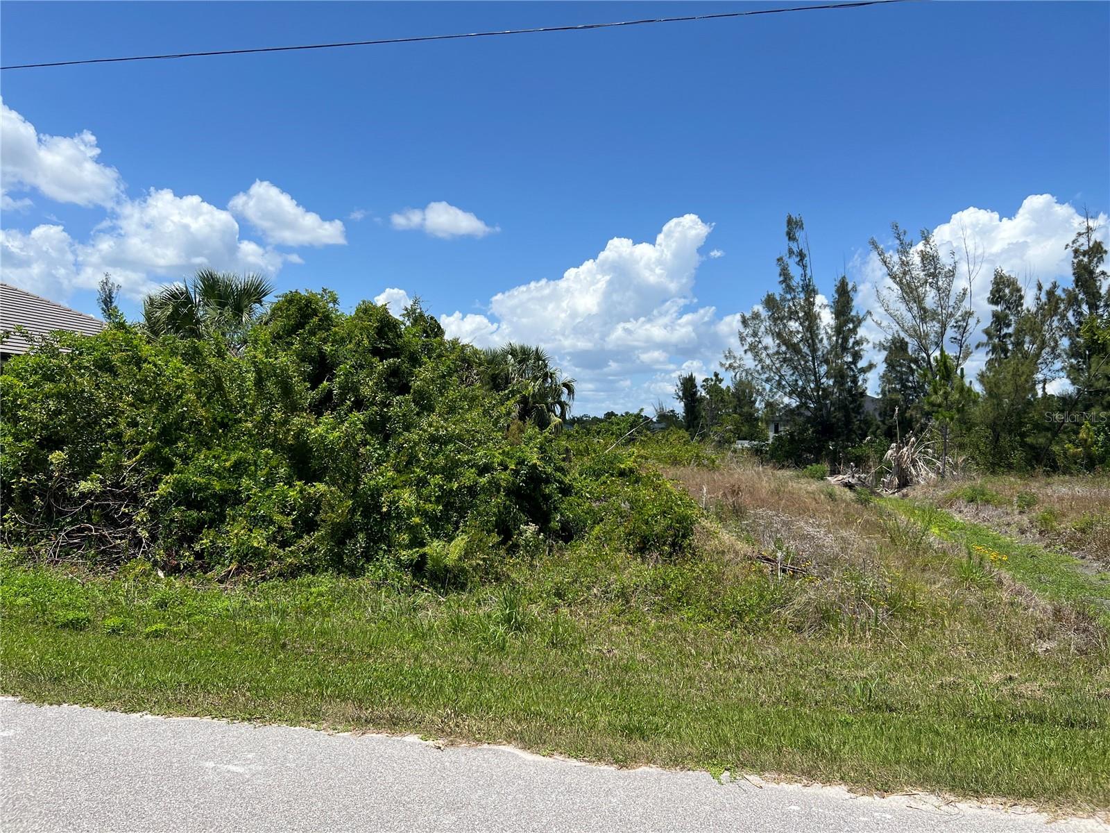 Image 6 of 13 For 15776 Aldama Circle